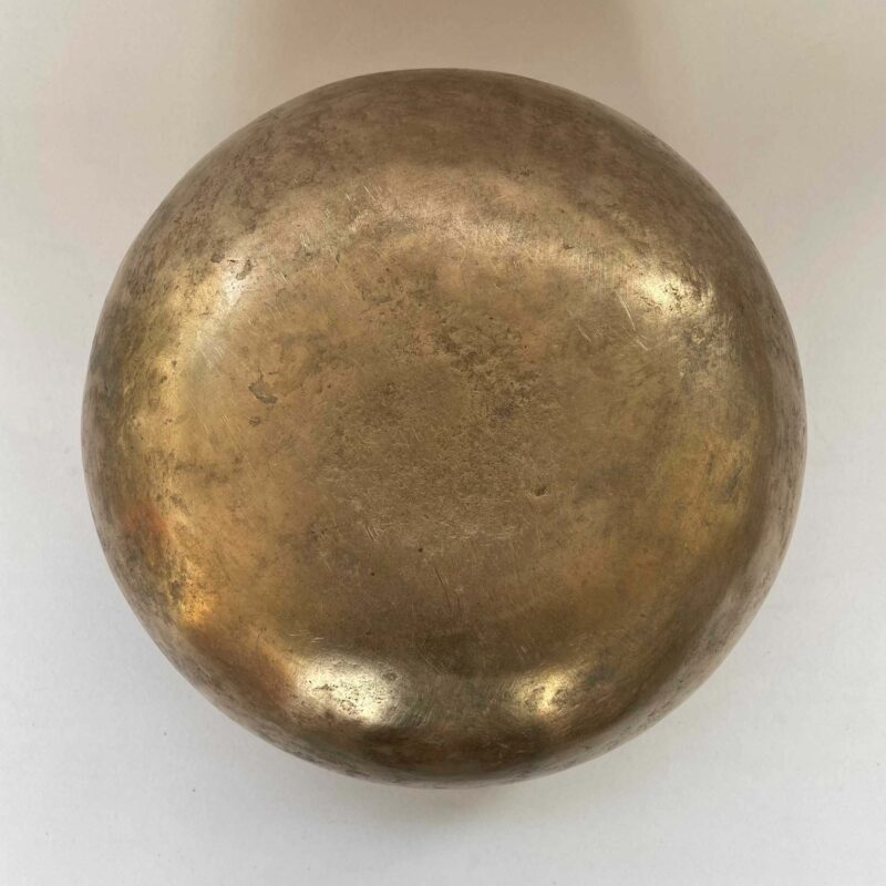 Antique Handmade Kopre Singing Bowl – Last Piece in Stock - Image 4