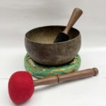 Old Hand-Beaten Bronze Kopre Singing Bowl (Antique) - Image 3