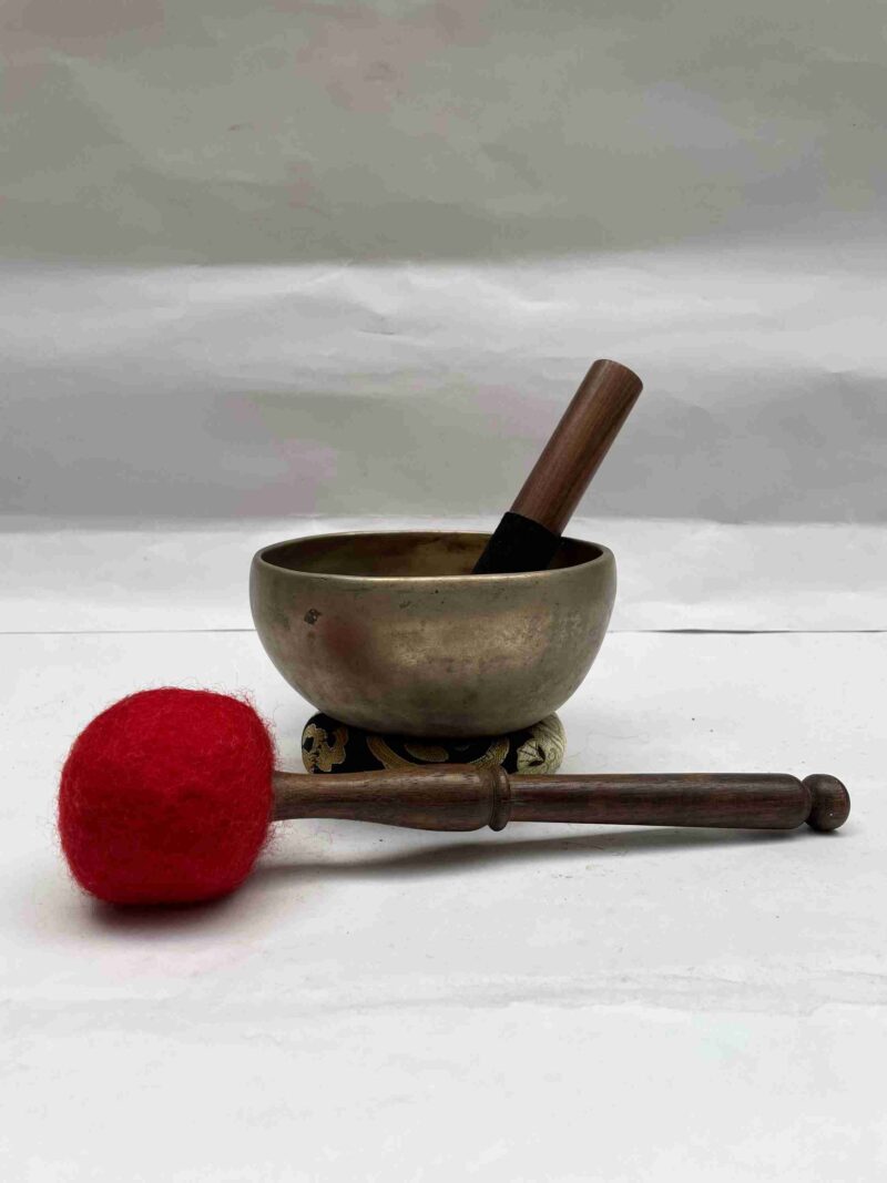 Old, Buddhist Hand-Beaten Kopre Singing Bowl – Plain Design - Image 2