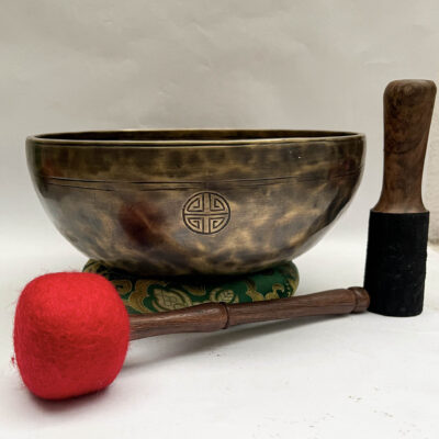 Buddhist Hand-Beaten Full Moon Singing Bowl – 25 cm Bronze Moon Bowl