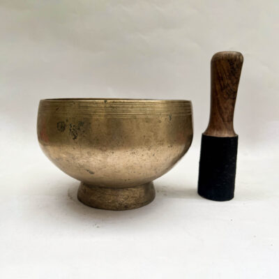 Antique-Style Naga Singing Bowl with Stand – 17 cm Hand-Beaten Bronze Sound Bowl