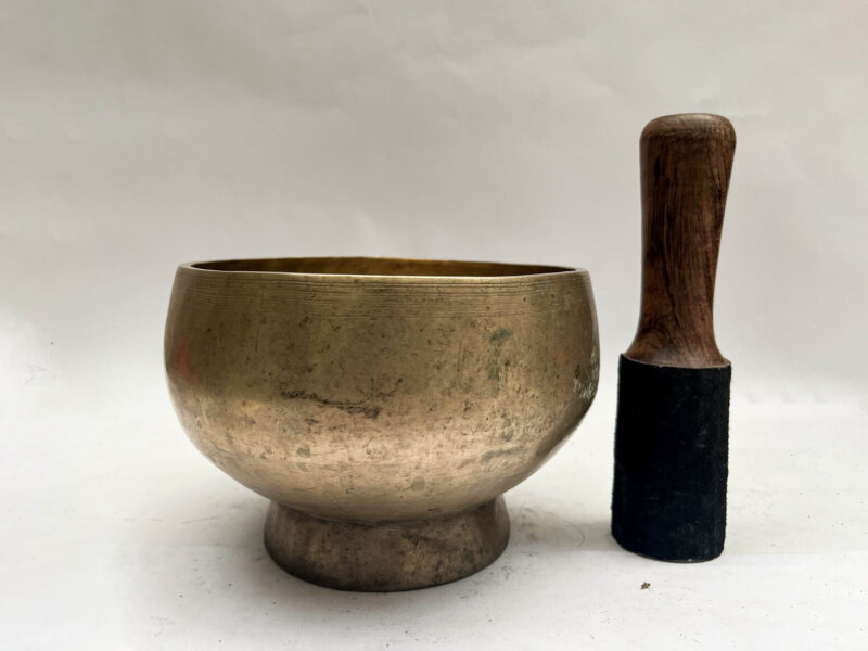 Large Naga Singing Bowl with Stand – 16 cm Hand-Beaten Bronze Tibetan Sound Bowl | Old-Style Buddhist Ritual Bowl