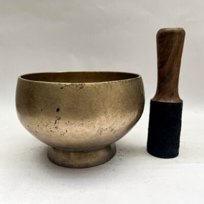 Naga Singing Bowl with Stand – 16 cm Hand-Beaten Bronze Buddhist Ritual Bowl | Old-Style Tibetan Sound Bowl