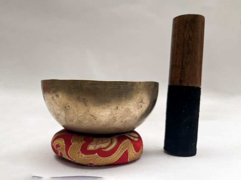Antique Kopre Singing Bowl – 10 cm Apple-Shaped Hand-Hammered Bronze Bowl | Lightweight Tibetan Sound Healing Tool