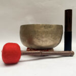 Antique Kopre Singing Bowl – 18 cm Apple-Shaped Bronze Sound Healing Bowl | Tibetan Hand-Hammered, Over 100 Years Old - Image 2