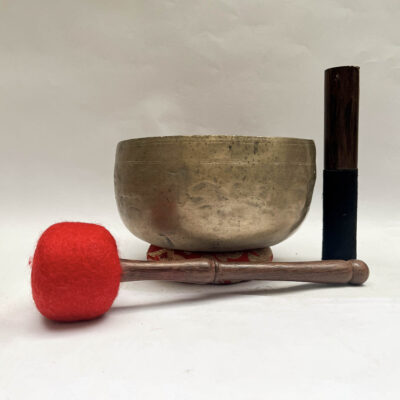Antique Kopre Singing Bowl – 18 cm Apple-Shaped Bronze Sound Healing Bowl | Tibetan Hand-Hammered, Over 100 Years Old