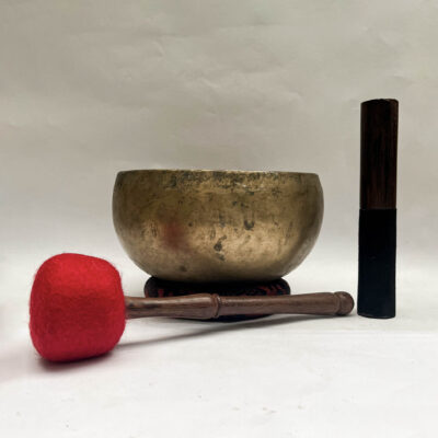 Antique Kopre Singing Bowl – 18 cm Hand Beaten Bronze Sound Bowl | Old Tibetan Apple Shape, 573g, Buddhist Healing Bowl